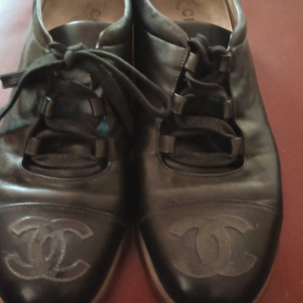 CHANEL Black Leather Lace-Up Shoes